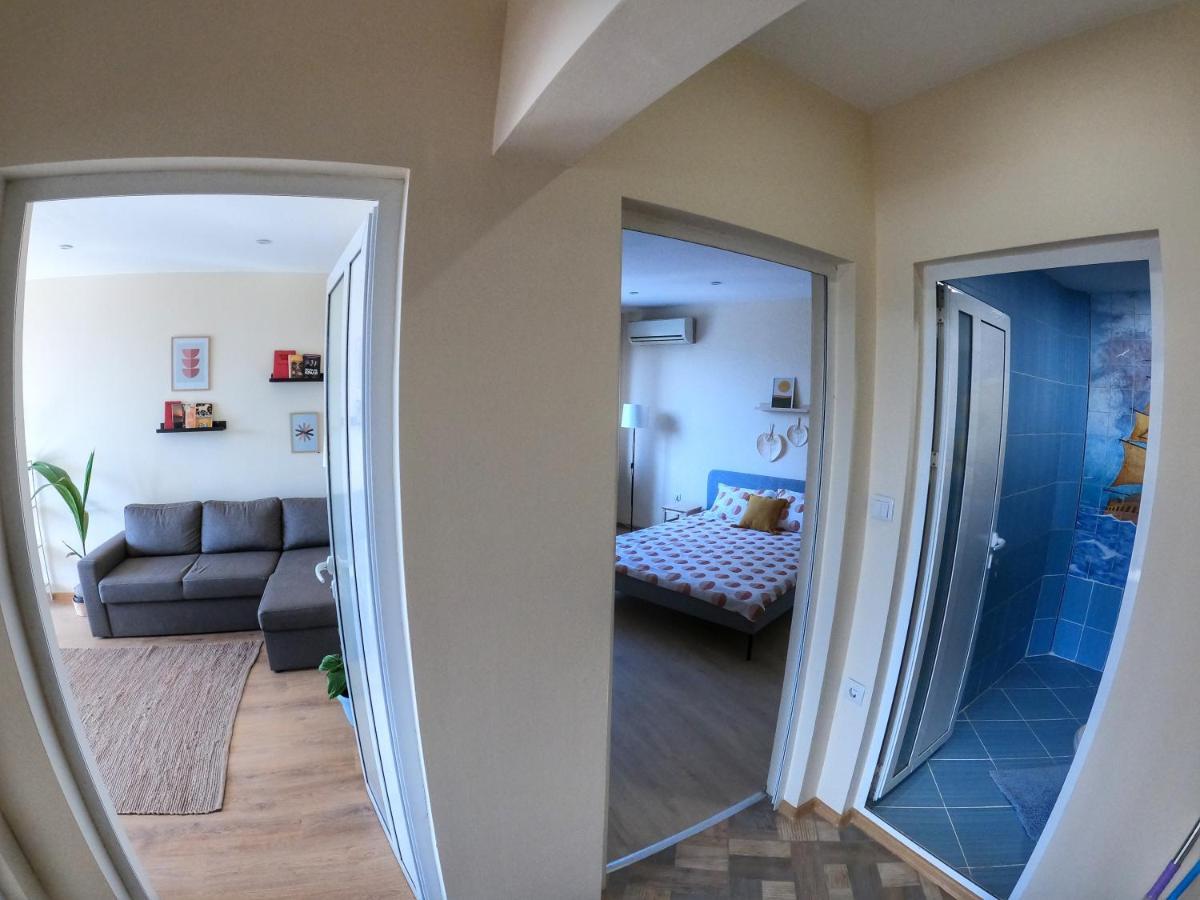 Апартаменты By The Cathedral, 1 Bed Flat Варна Экстерьер фото