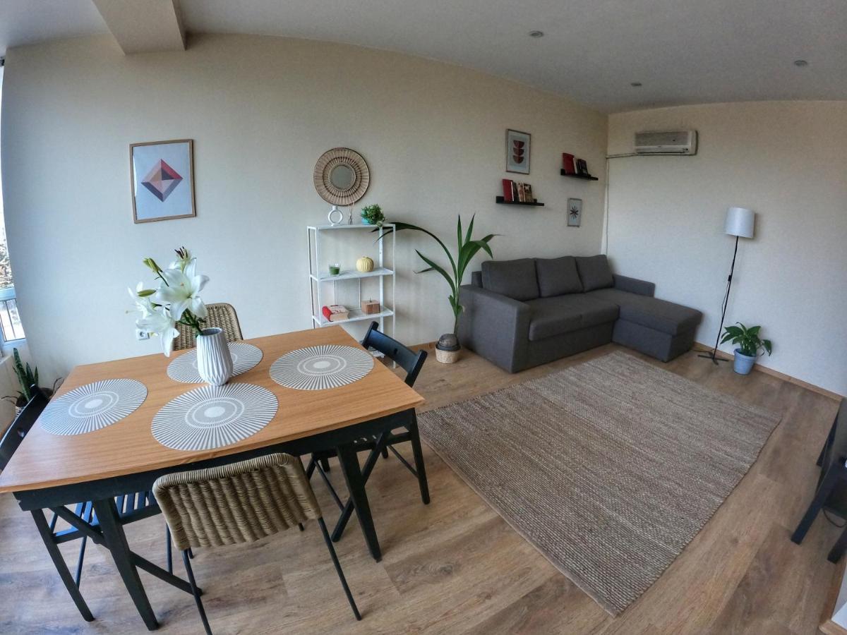 Апартаменты By The Cathedral, 1 Bed Flat Варна Экстерьер фото